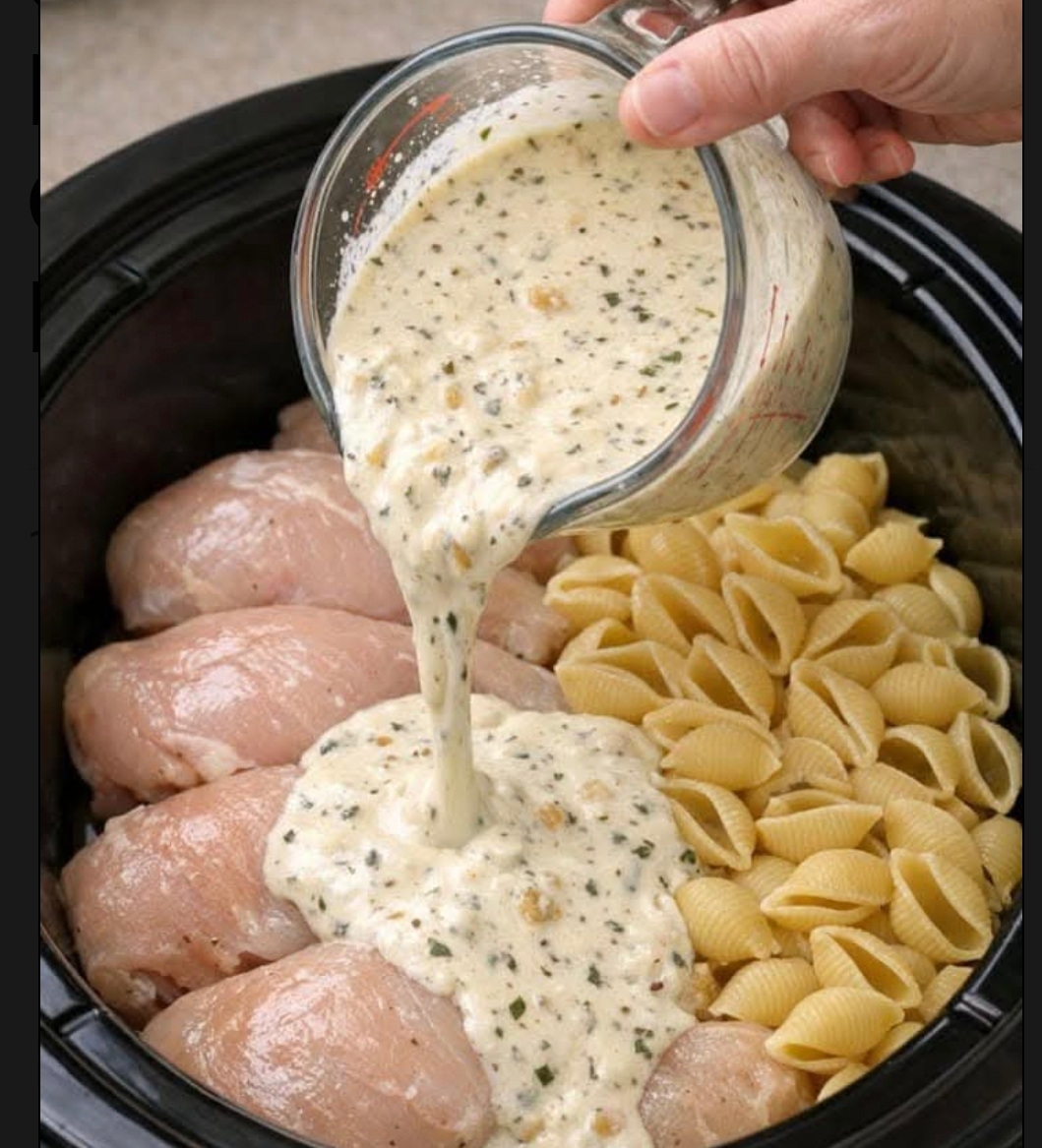 Slow Cooker Creamy Garlic Parmesan Chicken Shells – Pour One Mixture ...
